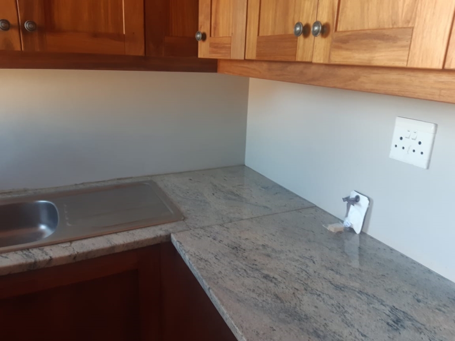 To Let 3 Bedroom Property for Rent in Hillside Free State